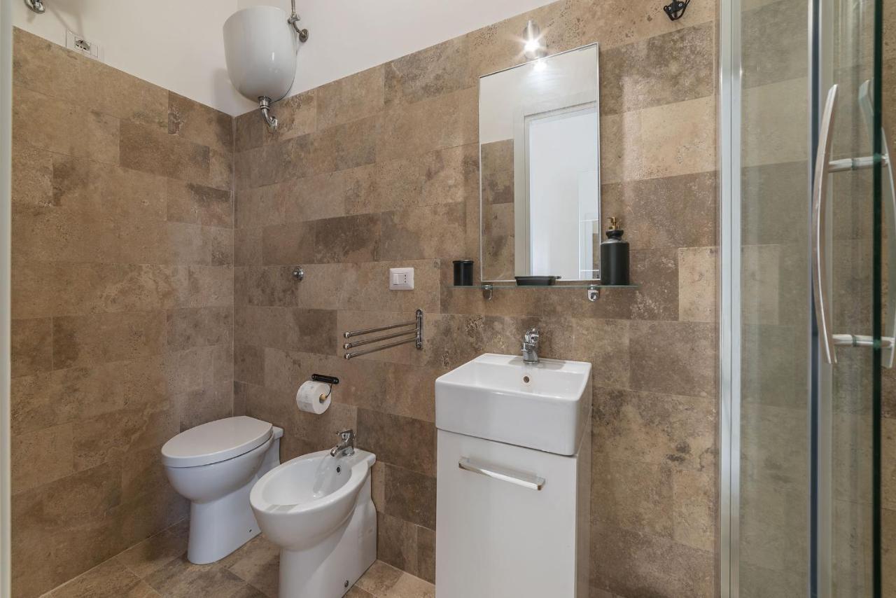 Colosseo & Colle Oppio Cozy Apartment Рим Екстериор снимка