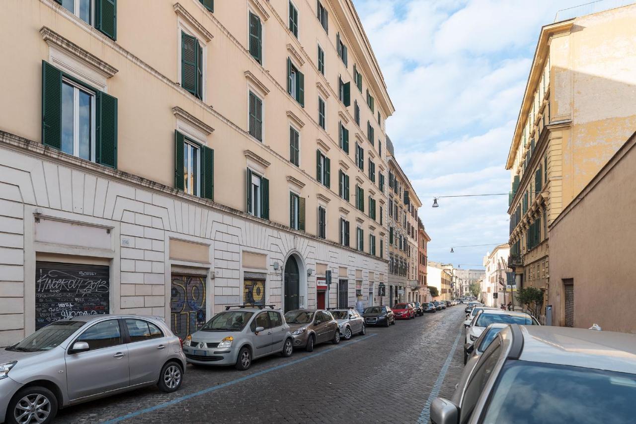 Colosseo & Colle Oppio Cozy Apartment Рим Екстериор снимка