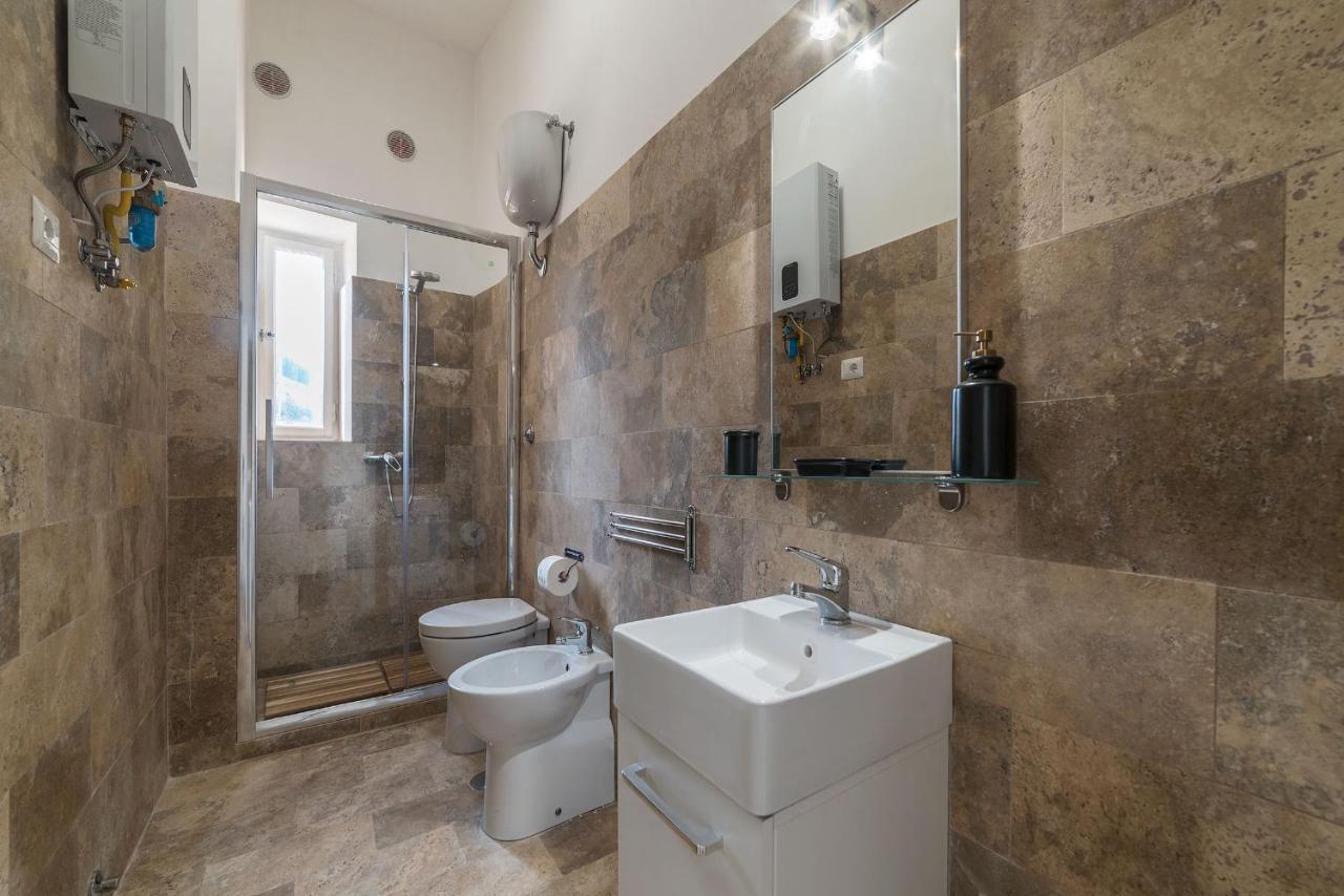 Colosseo & Colle Oppio Cozy Apartment Рим Екстериор снимка